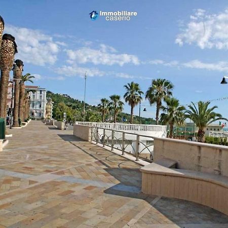 Betta'S Home Vasto Exterior foto
